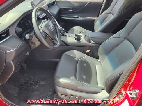 Certified 2023 Toyota Venza Nightshade image 10