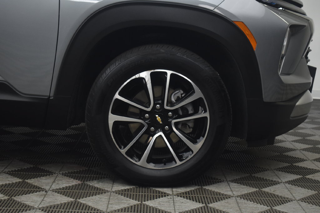 Used 2025 Chevrolet TrailBlazer LT AWD/4WD image 25