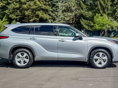 Used 2021 Toyota Highlander LE