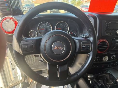 Used 2013 Jeep Wrangler Unlimited Sahara image 16