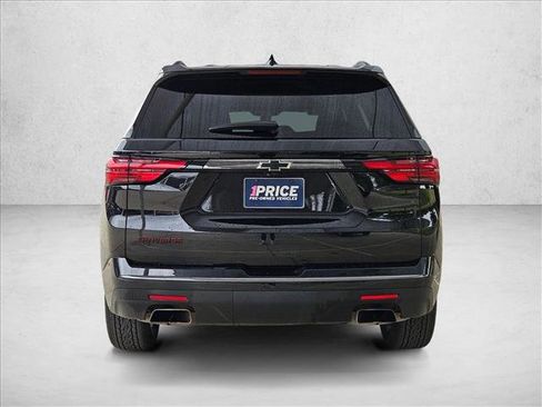 Used 2023 Chevrolet Traverse Premier w/ Redline Edition FWD image 6