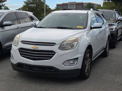 Used 2017 Chevrolet Equinox Premier w/ Enhanced Convenience Package FWD image 2