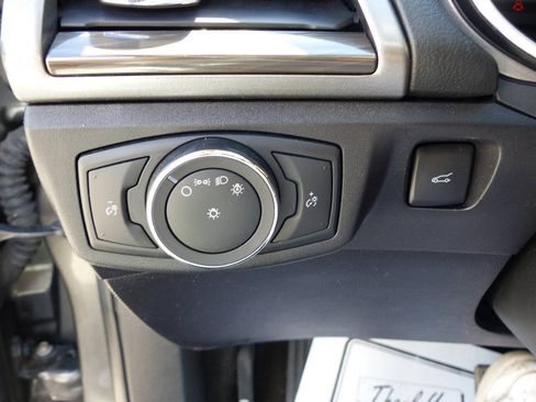 Used 2018 Ford Fusion SE w/ Fusion SE Technology Package FWD image 25