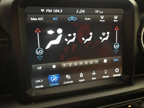 Used 2020 Jeep Gladiator Overland AWD/4WD image 17