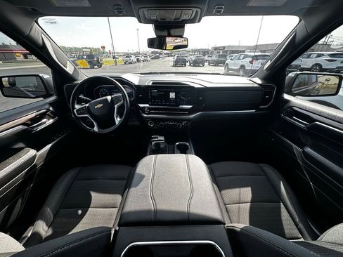 Used 2023 Chevrolet Silverado 1500 LT image 13