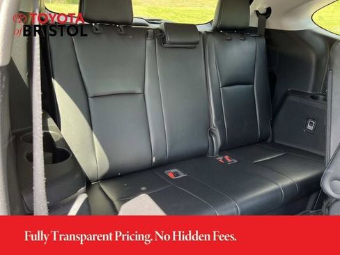 Used 2021 Toyota Highlander XLE AWD/4WD image 22