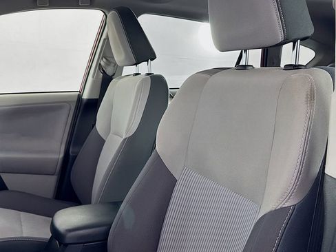 Used 2013 Toyota RAV4 XLE image 21