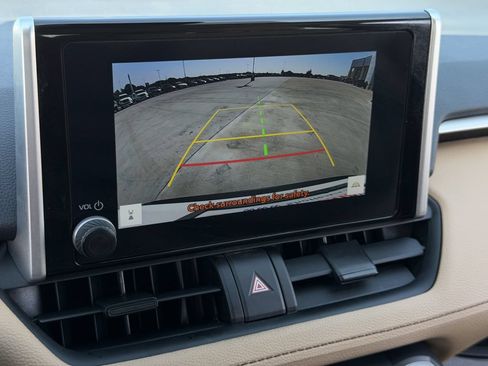 Used 2024 Toyota RAV4 XLE w/ Convenience Package FWD image 18