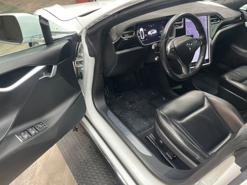 Used 2015 Tesla Model S 70 image 14