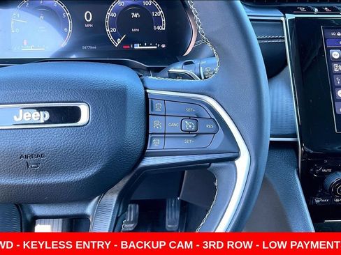 Used 2023 Jeep Grand Cherokee L Laredo AWD/4WD image 12
