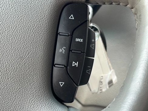 Used 2007 Buick Lucerne CXL image 30