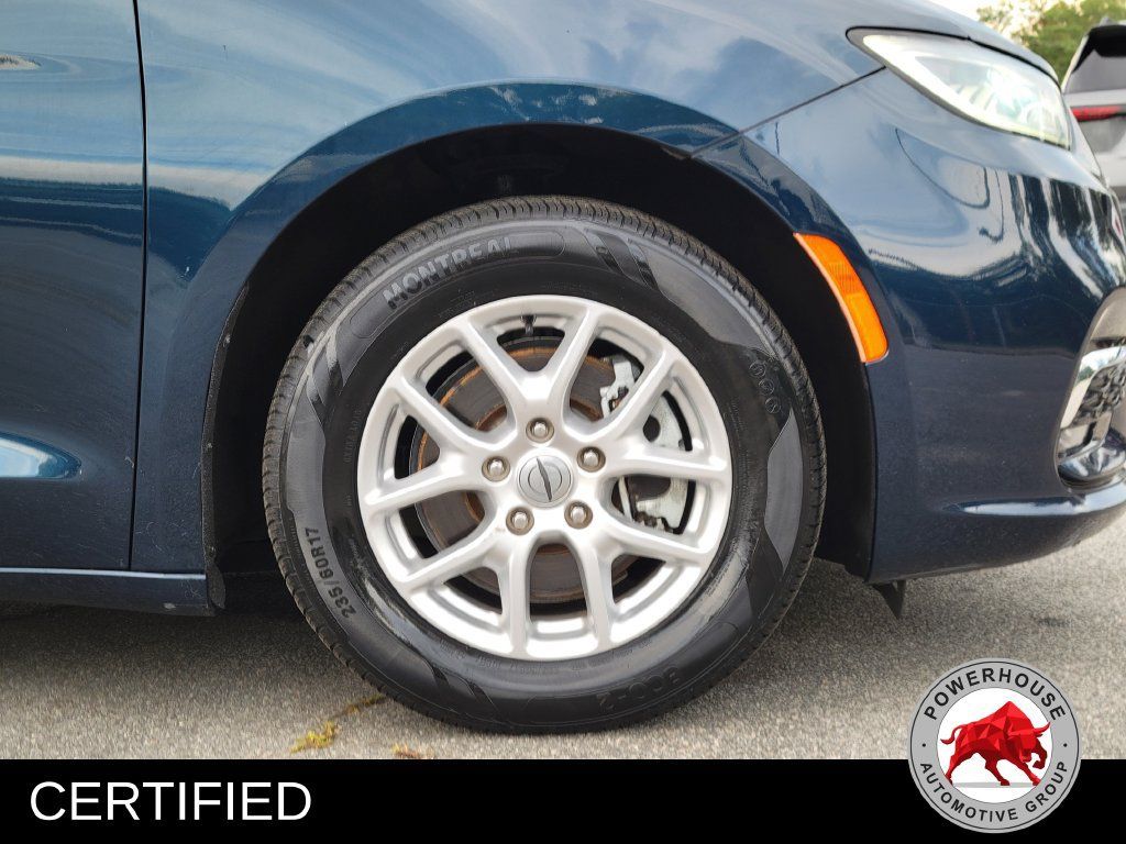 Used 2023 Chrysler Pacifica Touring-L FWD image 12