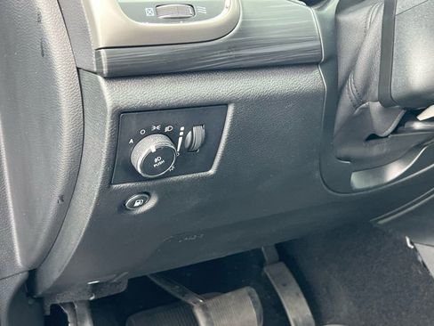 Used 2021 Jeep Grand Cherokee Laredo AWD/4WD image 25