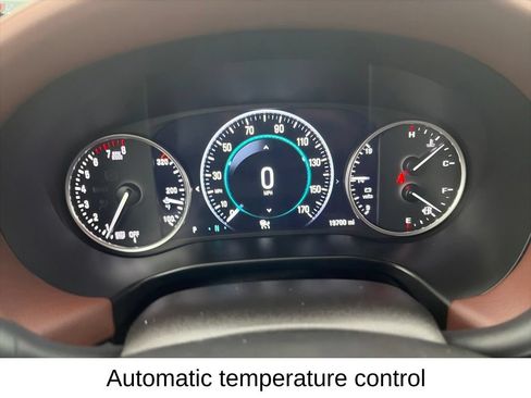 Used 2018 Buick Enclave Avenir w/ Avenir Technology Package AWD/4WD image 26