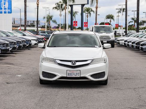 Used 2018 Acura ILX FWD image 2