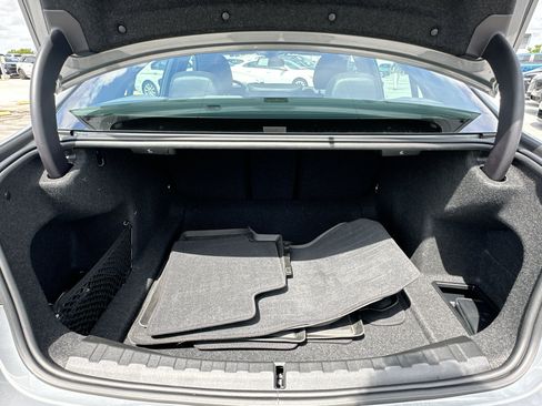 Used 2024 BMW 330i Sedan w/ Premium Package RWD image 27