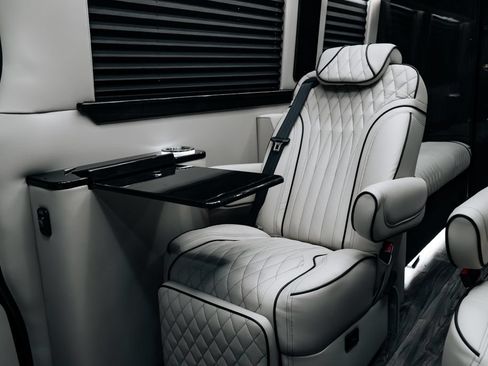 Used 2024 Mercedes-Benz Sprinter 3500 image 31
