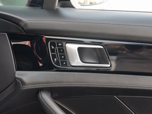 Used 2018 Porsche Panamera Turbo S AWD/4WD image 31