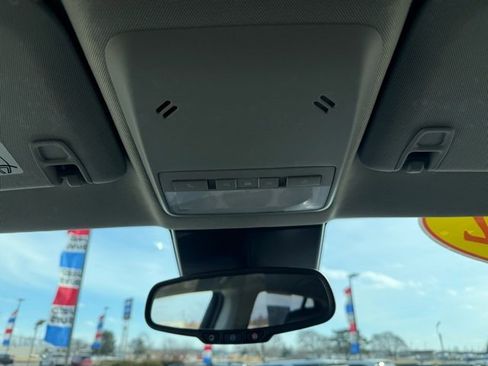 Used 2022 Chevrolet Trax LT w/ LT Convenience Package image 28