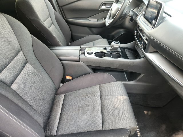 Used 2025 Nissan Rogue SV AWD/4WD image 14