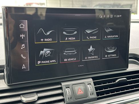 Used 2025 Audi Q5 2.0T Premium image 12