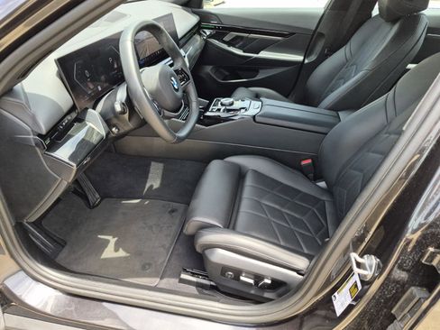 Used 2024 BMW 530i RWD image 11