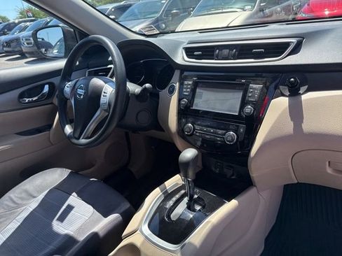 Used 2016 Nissan Rogue SV w/ SV Premium Package FWD image 13