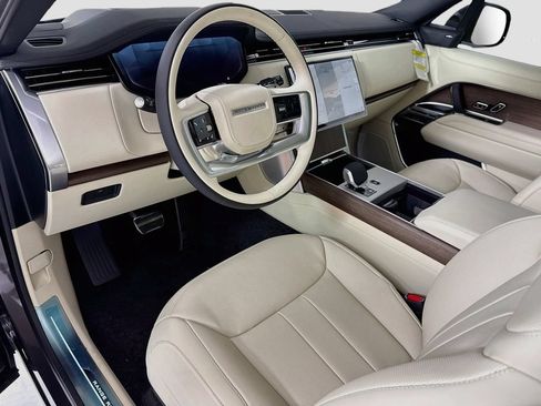 New 2026 Land Rover Range Rover Long Wheelbase SE AWD/4WD image 10