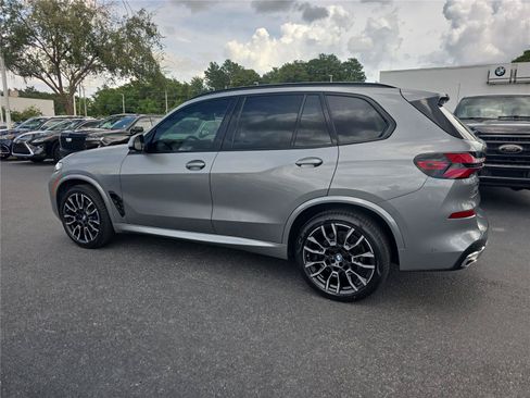 Certified 2024 BMW X5 sDrive40i w/ M Sport Package RWD image 5
