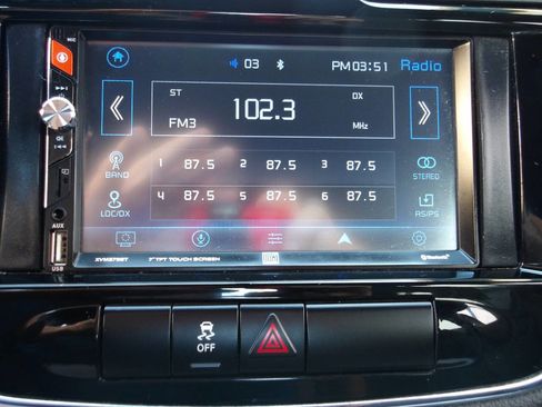 Used 2011 Chrysler 200 Touring image 15