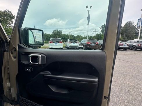 Used 2020 Jeep Gladiator Sport w/ Quick Order Package 24S AWD/4WD image 15