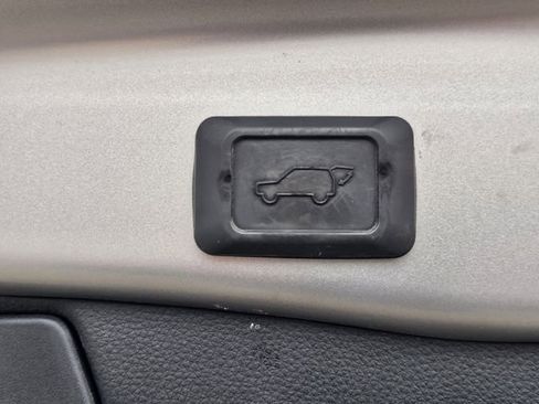 Used 2019 Toyota RAV4 XLE image 59