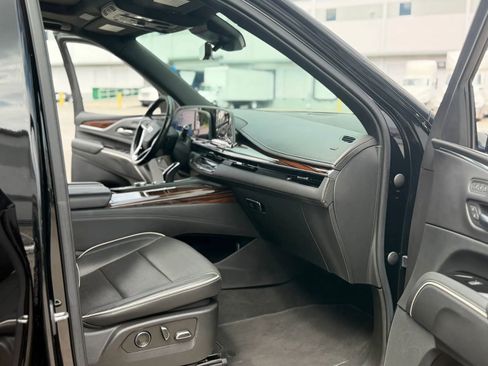 Used 2021 Cadillac Escalade ESV Premium Luxury RWD image 25