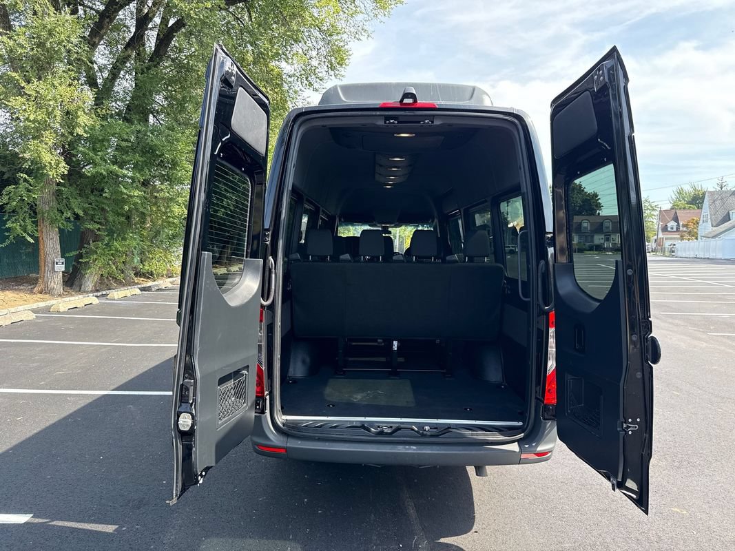 Used 2025 Mercedes-Benz Sprinter 2500 image 24