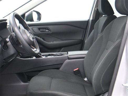 Used 2024 Nissan Rogue S image 9