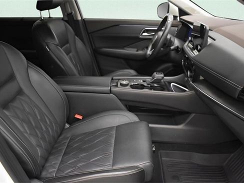 Used 2021 Nissan Rogue Platinum image 15