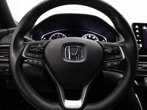 Used 2018 Honda Accord Sport image 31