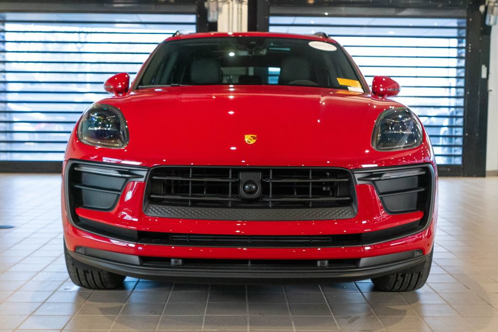 Certified 2026 Porsche Macan AWD/4WD image 6