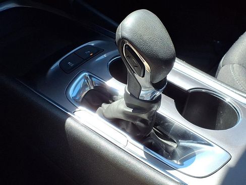 Used 2022 Chevrolet Malibu LS image 15