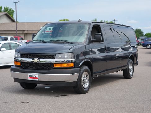 Used 2018 Chevrolet Express 3500 LT w/ LT Preferred Equipment Group RWD image 7