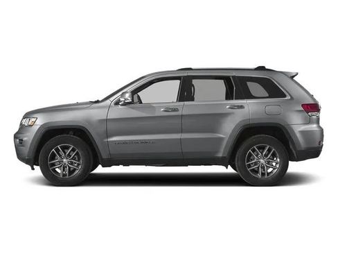Used 2017 Jeep Grand Cherokee Limited w/ Luxury Group II AWD/4WD image 3