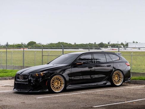 Used 2026 BMW M5 Touring AWD/4WD image 12