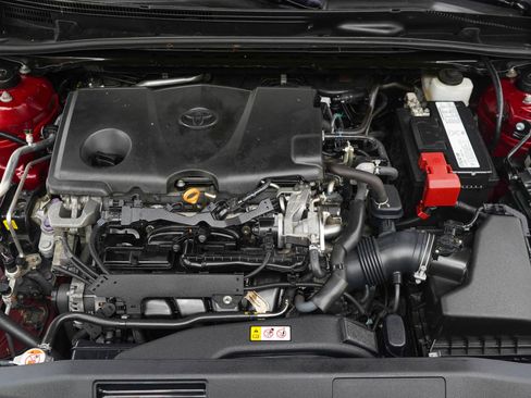 Used 2019 Toyota Camry XLE FWD image 29