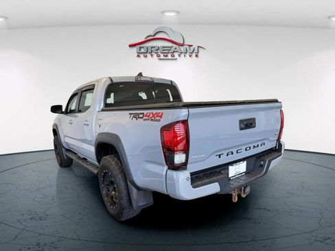 Used 2019 Toyota Tacoma TRD Off-Road AWD/4WD image 6