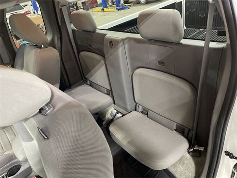 Used 2014 Nissan Frontier S image 26