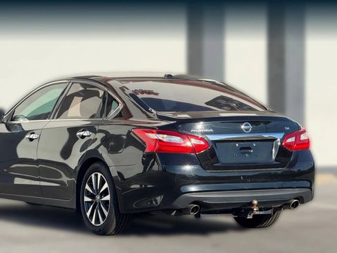 Used 2017 Nissan Altima 2.5 SL w/ 2.5 Technology Package image 16