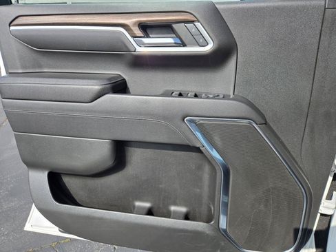 Used 2022 Chevrolet Silverado 1500 LT AWD/4WD image 19