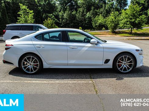 Used 2025 Genesis G70 2.5T RWD image 8