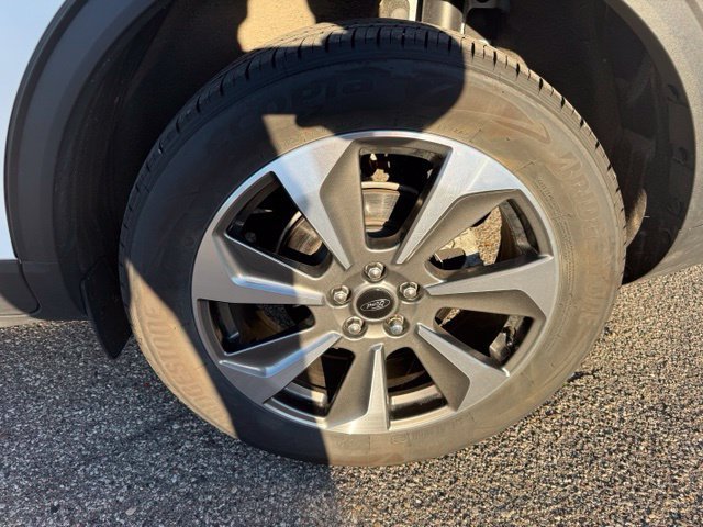 Used 2023 Ford Escape Platinum AWD/4WD image 4