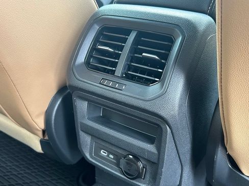 Certified 2023 Volkswagen Tiguan SE FWD image 37